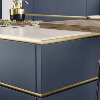 PKC-0112- Luxury Island kitchen cabinet in fjord blue-Parlun (4)