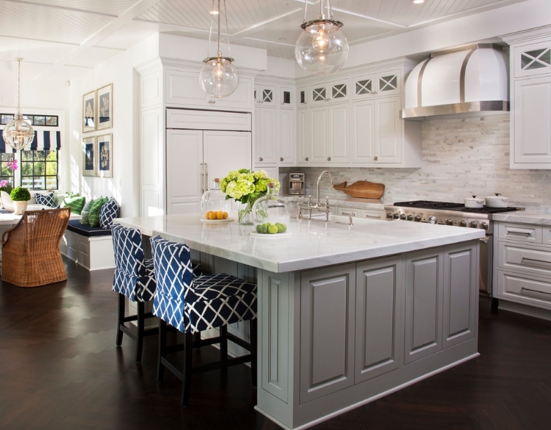 (2025) 50+ Grey and White Kitchen Design Ideas & Tips Beach Style Kitchen with Trendy Counter Stools and Marble Countertops